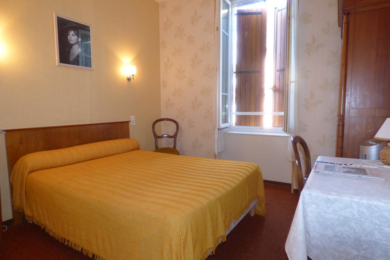 Hotel Du Lion D'Or Entraygues-sur-Truyère Szoba fotó